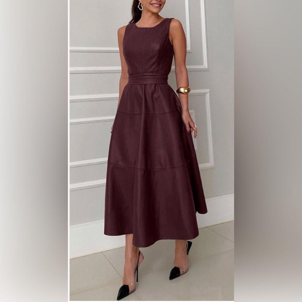 🩷. 6024. Elegant Burgundy Maxi Dress